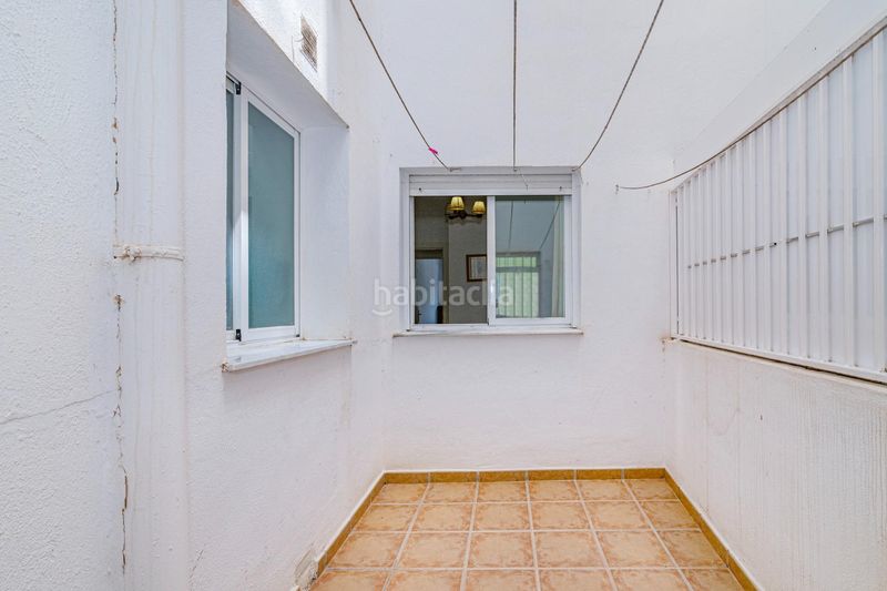 Foto 5da2f143-4335-4310-89e0-d2b909a451bc. Apartament a calle calle príncipe de asturias 45 a Almuñécar