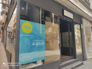 Lloguer Local Comercial a San clemente 11. Local comercial a la calle en alquiler en centro  san clemente.
