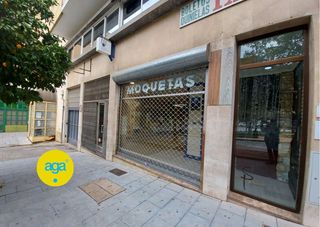 Alquiler Local Comercial en Libertad 8. Local comercial a la calle en alquiler en centro  coca de la piñ
