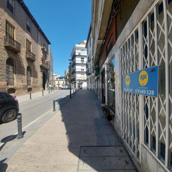 Foto 4297d165-e728-4118-aabe-b52cdf32bc72. Alquiler local comercial en mesa 1 local comercial a la calle en alquiler en catedral. en Jaén