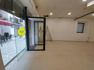 Lloguer Local Comercial a Maestra 3. Local en alquiler en centro.