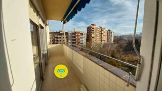 Miete Etagenwohnung  Alfredo kaus. Piso en alquiler en avda. andalucía, 3 dormitorios.