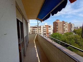 Miete Etagenwohnung  Alfredo kaus. Piso en alquiler en avda. andalucía, 3 dormitorios.