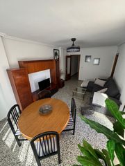 Rent Penthouse in Valdeastillas - Fuentezuelas. Atico en alquiler en avda. andalucía, 2 dormitorios.