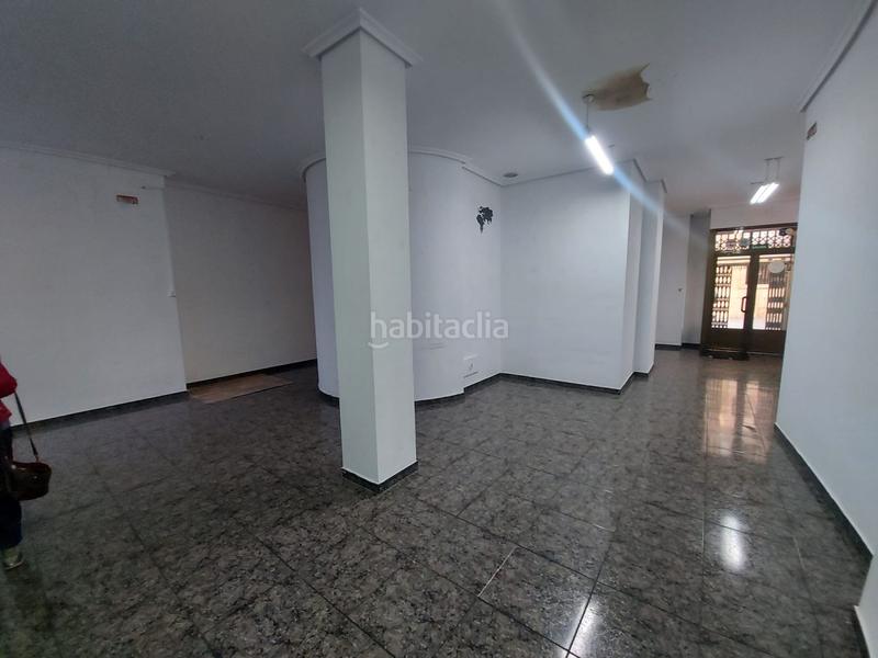 Foto 2166f5a8-3e2d-442c-890a-c01152456eb3. Local comercial  a la calle en venta en catedral. en Jaén