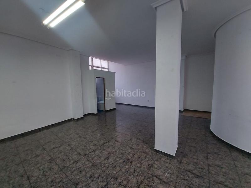 Foto b1602bde-5cc6-430a-ba44-73f488862c34. Local comercial  a la calle en venta en catedral. en Jaén