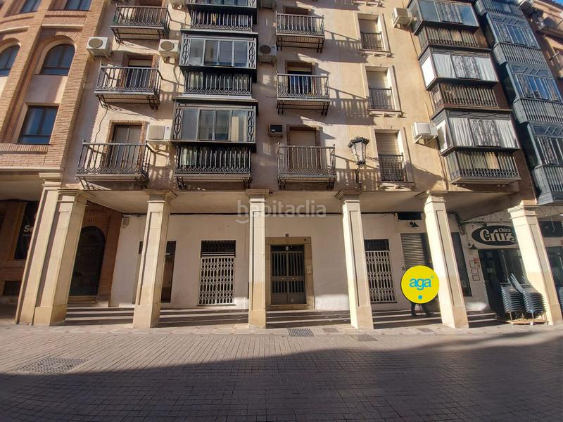 Foto c13b3a5c-876a-4b87-ae25-79c357e8728e. Local comercial  a la calle en venta en catedral. en Jaén