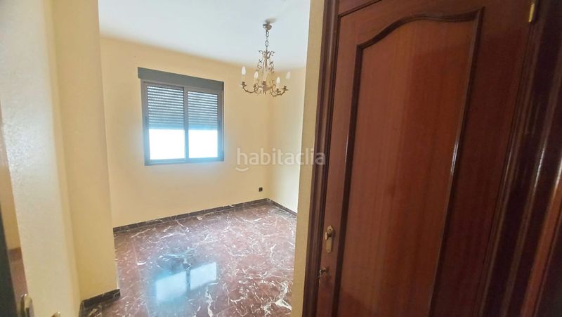 Foto 5a09f564-b94e-4e55-bdfc-0405e1e5cfd2. Pis a Avda de Madrid - Pº de la Estación Jaén