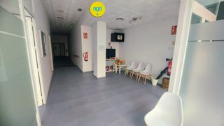Local Comercial a Andres segovia 13. Local comercial a la calle en venta en bulevar, 6 despachos.