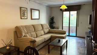 Rent Flat in Andalucía 45. Piso en alquiler en avda. andalucía, 4 dormitorios.