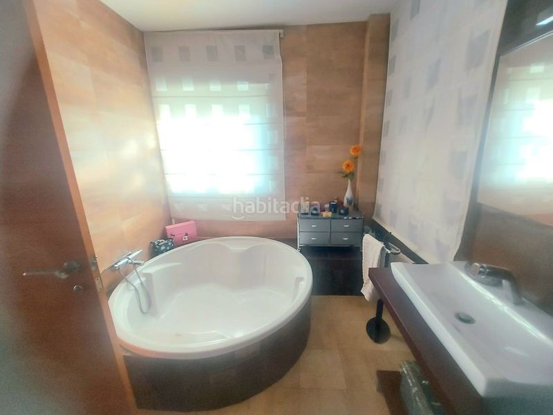 Foto 70efc0d1-ddb3-46bb-b482-b17367370c54. Casa amb calefacció aparcament piscina a Guardia de Jaén (La)