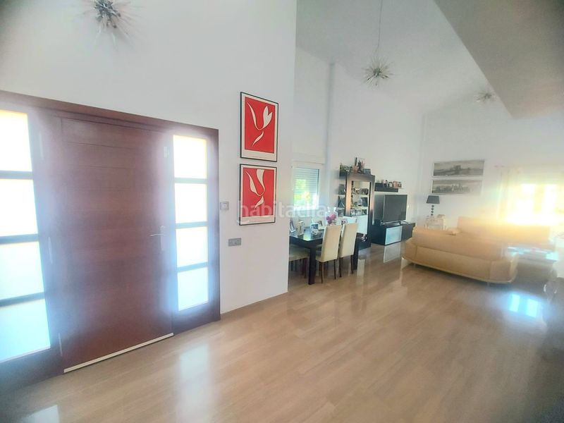 Foto bdf6d49c-22e0-4a78-9ac9-2d6239d1a442. Casa amb calefacció aparcament piscina a Guardia de Jaén (La)