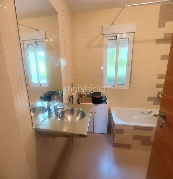 Foto e3c608b4-7a7c-4cb9-91f4-7b6e5f646a49. Casa amb calefacció aparcament piscina a Guardia de Jaén (La)