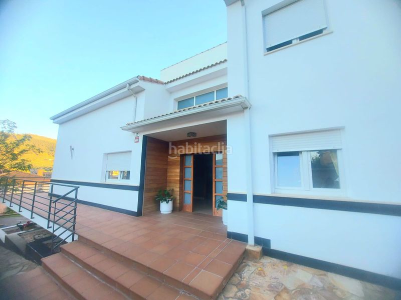 Foto f32b3b91-f413-411a-bf0e-cab3a164e9b3. Casa amb calefacció aparcament piscina a Guardia de Jaén (La)