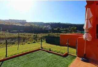 Piso en La Duquesa. Unique opportunity in la duquesa! charming garden apartment with