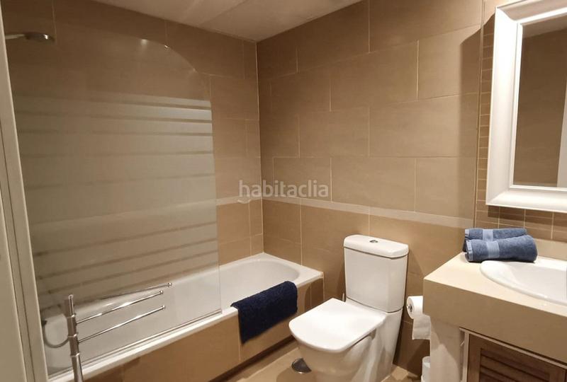 Foto 5af7707c-6e94-43b5-b512-0e777c0b783e. Appartamento con camino parcheggio piscina in La Duquesa Manilva