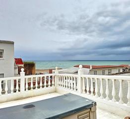 Piso en Puerto de la Duquesa. Town house in manilva