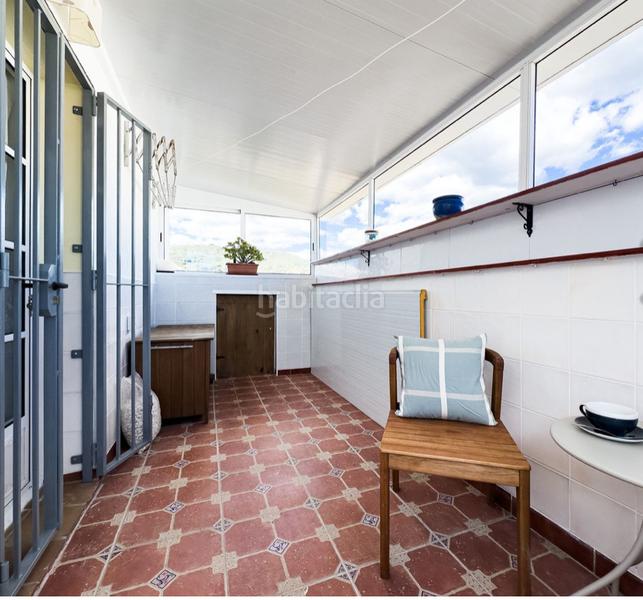 Foto c83d5cbe-fece-41b8-800e-64b43eb5c60d. Pis amb xemeneia a La Duquesa Manilva