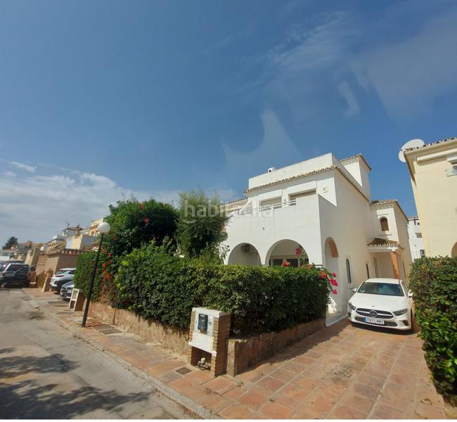 Foto 1e0ec759-eb63-4280-9679-7e38a2e33a21. Appartamento con camino parcheggio piscina in El Castillo Manilva