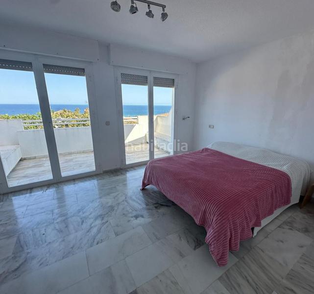 Foto 6317e17b-8767-4b72-bc85-501bb5c68919. Appartamento con camino parcheggio piscina in El Castillo Manilva