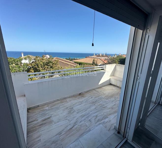 Foto 86123086-0e5c-45eb-8cfc-2a85ebb9cd6e. Appartamento con camino parcheggio piscina in El Castillo Manilva