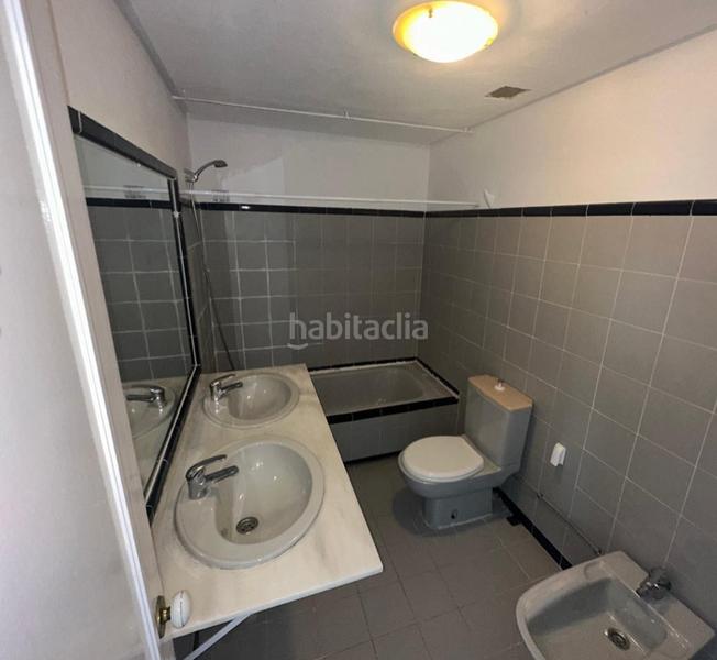 Foto d3f6b121-0d4c-45d4-bac3-d9cfa7ec7c43. Appartamento con camino parcheggio piscina in El Castillo Manilva