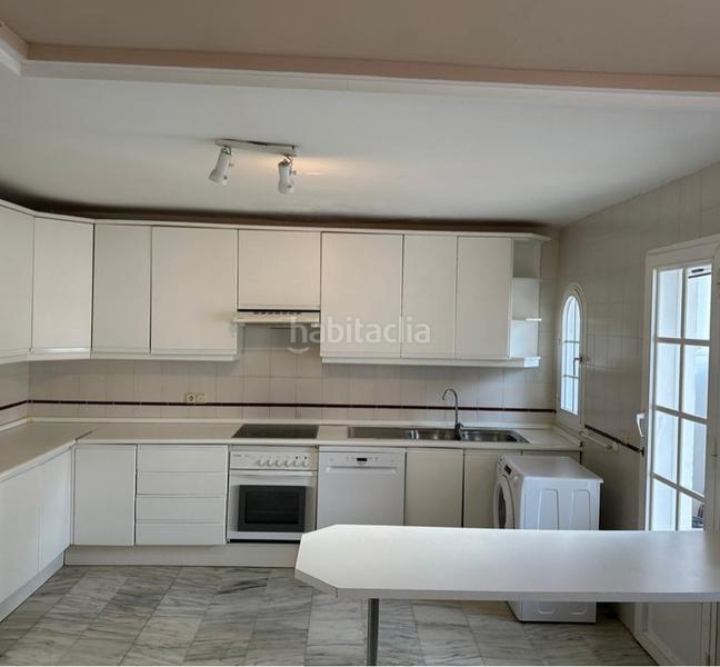 Foto f7074258-93ef-42c9-badf-1b925a01d8cb. Appartamento con camino parcheggio piscina in El Castillo Manilva