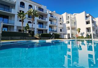 Pis a Chullera. This stunning 3 bedroom apartment is located in the up and comin