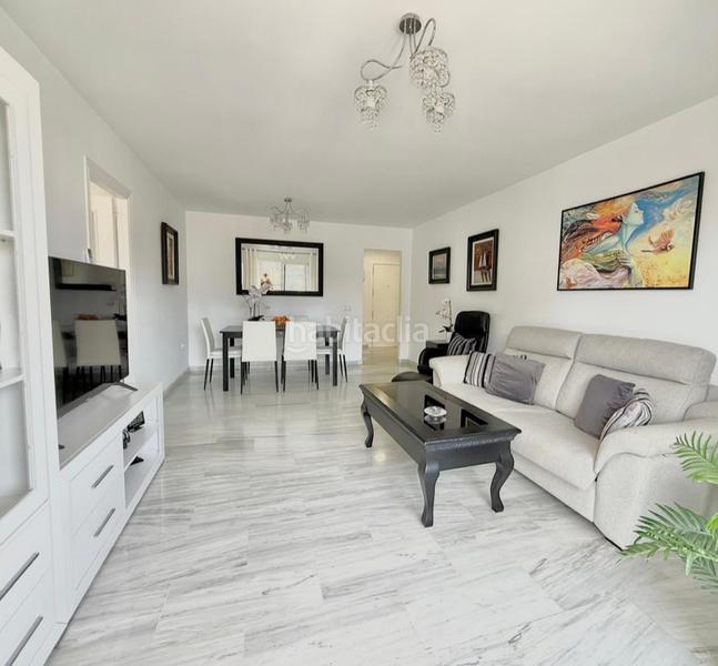 Foto 386d7b0c-b7a9-4c77-891c-7d1fd9f4b143. Etagenwohnung mit kamin parking pool in Puerto Deportivo Fuengirola