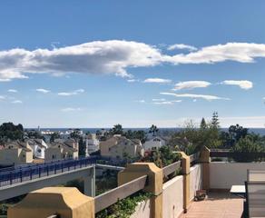 Pis a Bel - Air. This impressive penthouse, located in the vibrant area of cancel