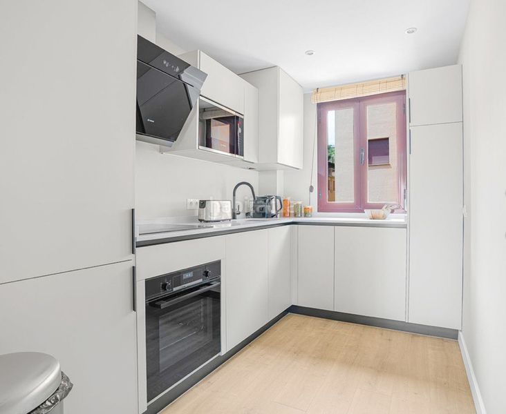 Foto 0c29b55b-1278-481b-b8f7-9cade087ac6c. Pis amb xemeneia aparcament piscina a Paraiso - Barronal Estepona