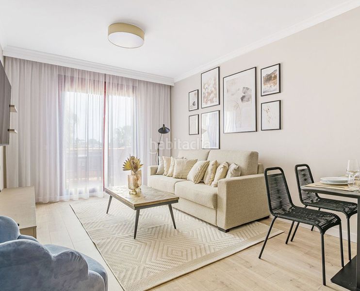 Foto d316bbfe-f61a-46b4-9ea6-25c0976031bf. Pis amb xemeneia aparcament piscina a Paraiso - Barronal Estepona