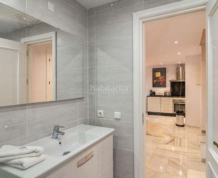 Foto 4854f7f6-cb61-4f73-a2cf-f45bdf1c4d47. Pis amb xemeneia aparcament piscina a Paraiso - Barronal Estepona