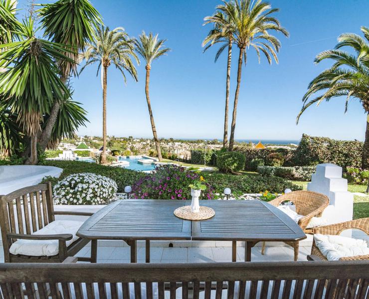 Foto 5153ab76-28ed-4f57-9e26-556ecb231ae9. Pis amb xemeneia aparcament piscina a Paraiso - Barronal Estepona