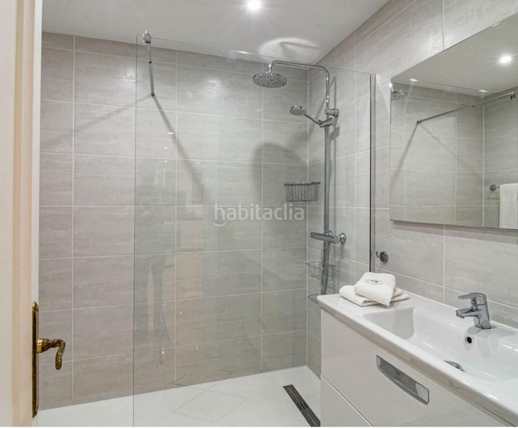 Foto 962ccdff-9c4c-485c-97a2-4c32b47624a7. Pis amb xemeneia aparcament piscina a Paraiso - Barronal Estepona