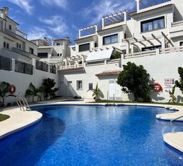 Piso en Paraiso - Barronal. Beautiful three-bedroom, three-bathroom furnished townhouse loca