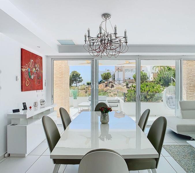 Foto 5d19dcec-7fe2-4912-b2eb-93f572eb5a00. Flat with fireplace parking pool in Torremuelle Benalmádena