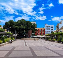 Piso en Puerto Deportivo. Magnificent apartment completely renovated in the center of fuen