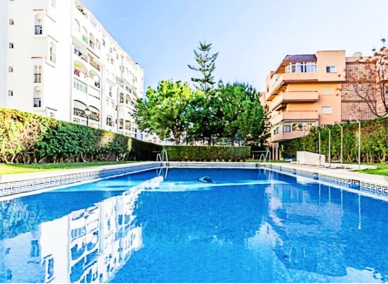 Foto 36d7866f-8cd5-43fb-8eba-807dd7e58267. Appartamento con camino piscina in Centro ciudad Fuengirola