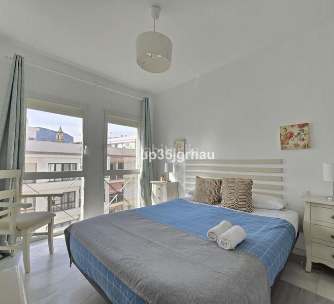 Foto 39fda3e8-7c40-48c3-8db9-a89fd84d1997. Piso 2 bedroom apartment in a beachfront building in the center of en Estepona