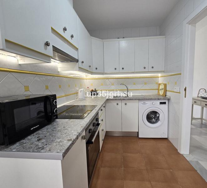 Foto 9928c0df-1ac9-4404-9d3a-921d5d19428b. Piso 2 bedroom apartment in a beachfront building in the center of en Estepona