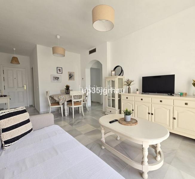 Foto bf4f288b-9c76-4820-892a-2a7fed7a1062. Piso 2 bedroom apartment in a beachfront building in the center of en Estepona