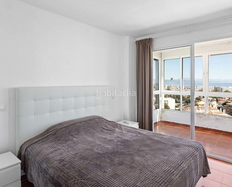 Foto 32a52c83-f3b9-4db6-9993-c3cbd7f72044. Pis amb xemeneia piscina a Puerto Marina Benalmádena