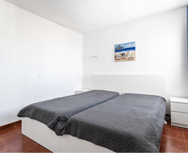 Foto 35571f03-93b1-403c-9212-3fa53d97cf61. Pis amb xemeneia piscina a Puerto Marina Benalmádena