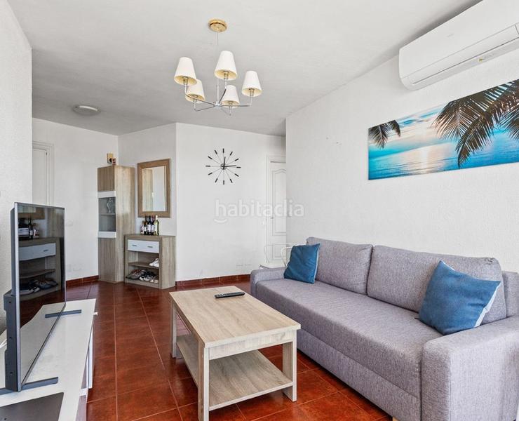 Foto 6cb8d1d7-6563-4664-b751-74486825517d. Pis amb xemeneia piscina a Puerto Marina Benalmádena