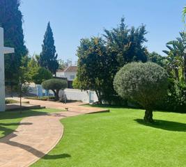 Pis a Puerto de Sotogrande-La Marina. Exclusive beachside villa in sotogrande
