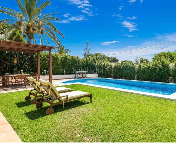 Foto 24d62d25-c2e2-40e2-b2bd-ae3f9ae95c90. Pis amb xemeneia aparcament piscina a Marbesa Marbella