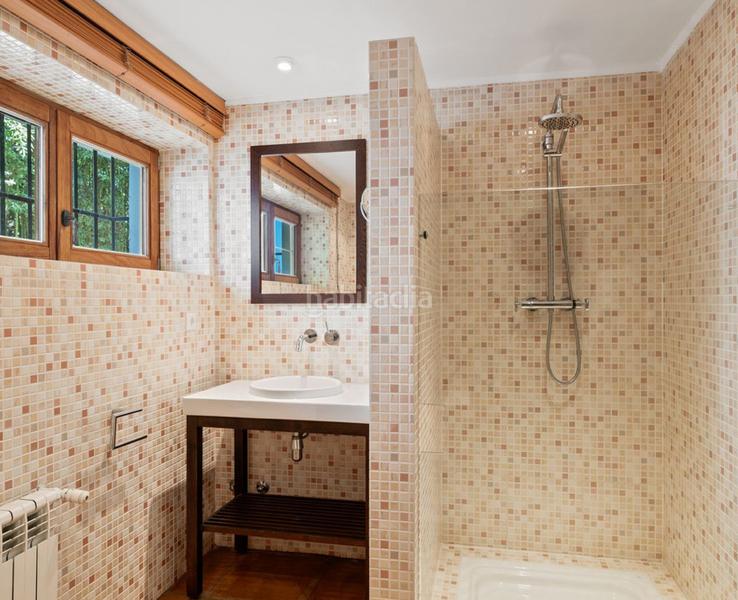 Foto 4285b94a-a8c1-4a22-a477-719d8d6961e5. Pis amb xemeneia aparcament piscina a Marbesa Marbella