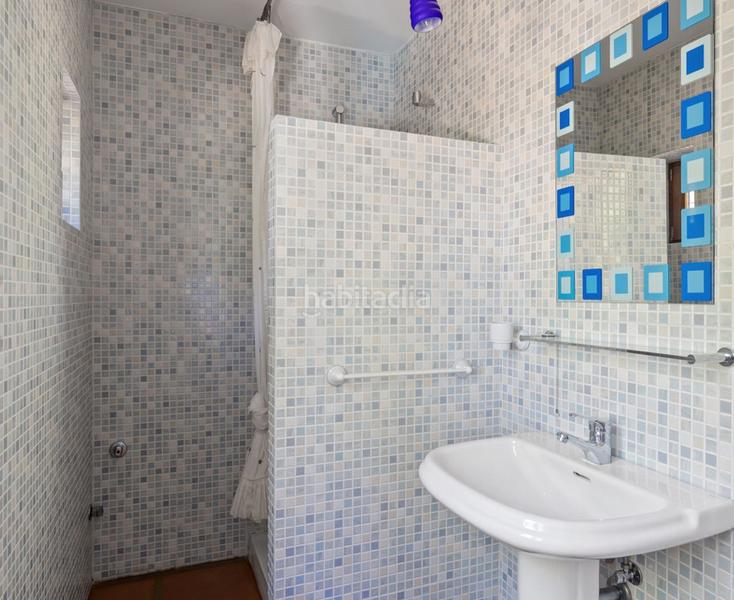 Foto 549b7240-7ce7-4bb8-a177-4f5b0537aaf0. Pis amb xemeneia aparcament piscina a Marbesa Marbella