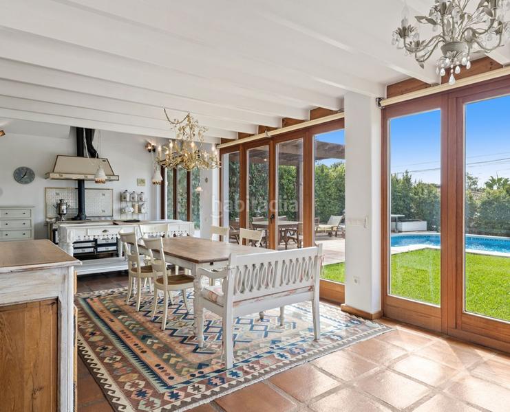 Foto 6941ded5-c8f6-49a0-b792-0b7c65ea98d8. Pis amb xemeneia aparcament piscina a Marbesa Marbella